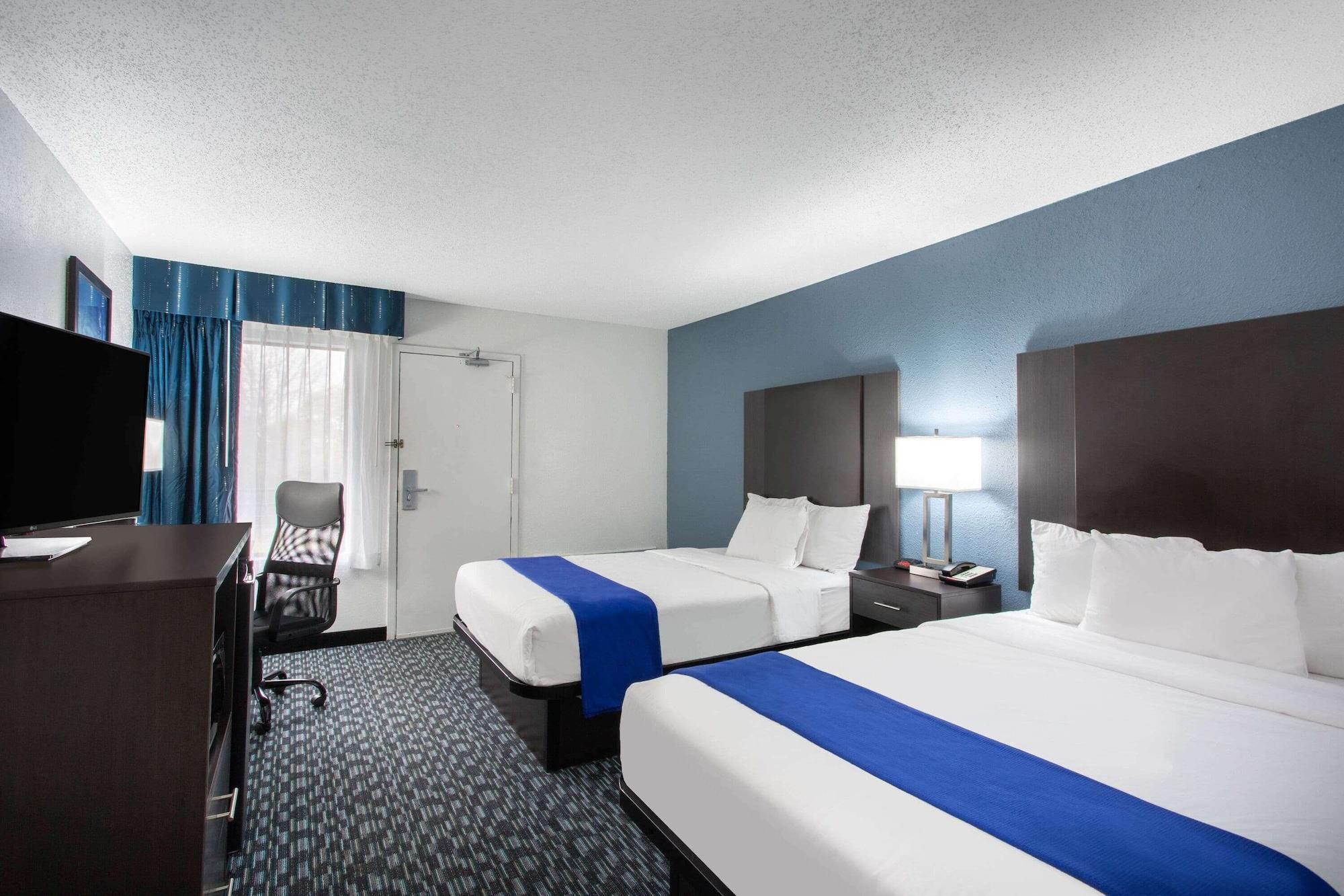 Baymont By Wyndham Charlotte University Exterior photo