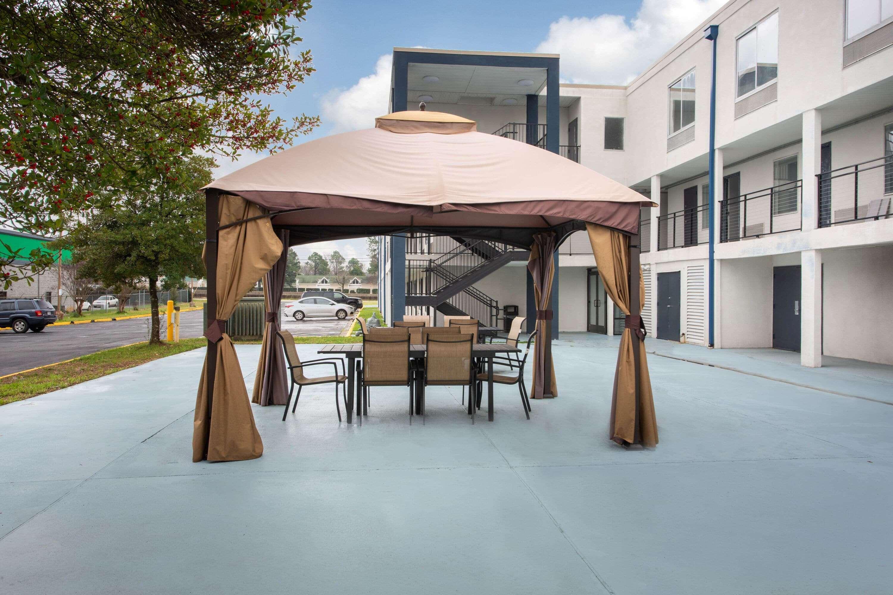 Baymont By Wyndham Charlotte University Exterior photo
